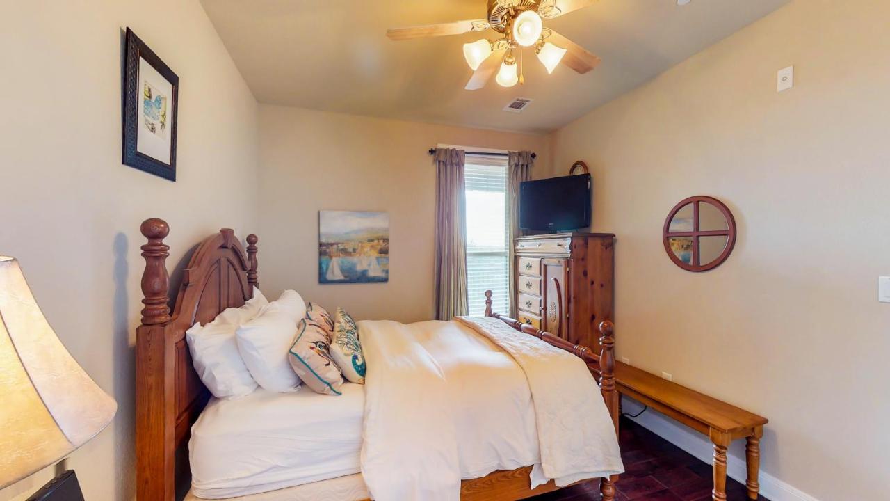 The Waters Condo Building 5 Patriot'S Retreat Horseshoe Bay Extérieur photo